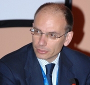 In bocca al lupo al premier più giovane d’Europa!