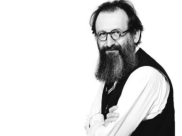 IN PRESENZA
Imparare a disimparare: il mondo di Michele De Lucchi, fra architettura e sostenibilità