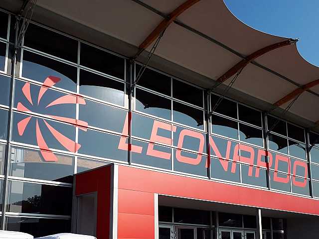 IN PRESENZA
Visita allo stabilimento di Leonardo: un viaggio nel cuore dell'innovazione italiana, tra aerospazio, difesa e sostenibilità