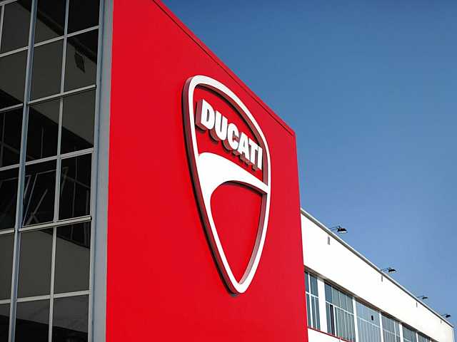 IN PRESENZA
Visita alla Fabbrica Ducati e incontro con Claudio Domenicali: accelerare con coraggio, passione e innovazione per vincere e confermarsi