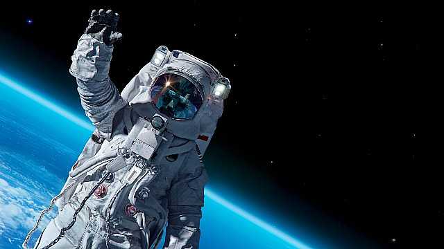 Sfidarsi e puntare alle stelle, per una leadership senza frontiere: incontro con Luca Parmitano